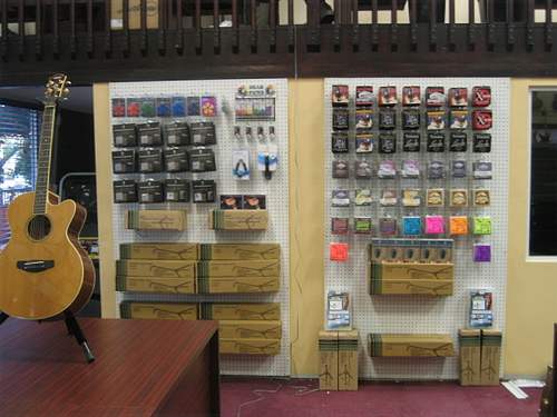 Guitar accessories outlet shop